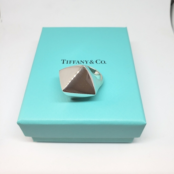 Tiffany & Co., Pyramid Ring - Picture 5 of 13